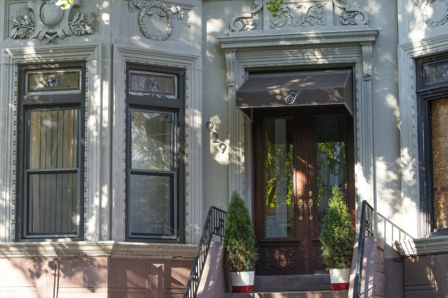 Federal agents search home of a top fundraiser for New York City Mayor Eric Adams