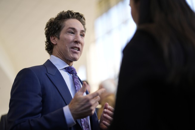 Houston megachurch holds healing and thanksgiving service a week after deadly shooting