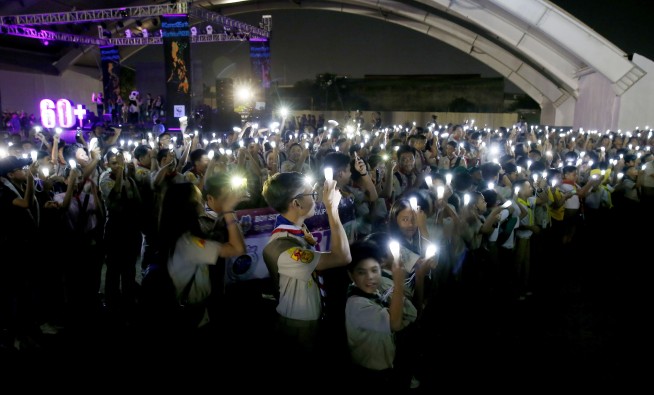 Cities around the world turn off lights to mark Earth Hour