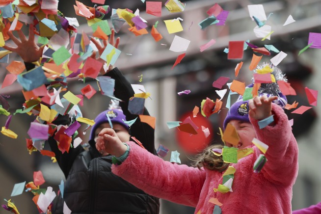 Times Square ball takes final test for New Year's Eve