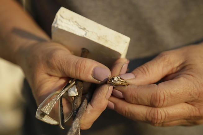 Deadly and vast California wildfires could gain momentum