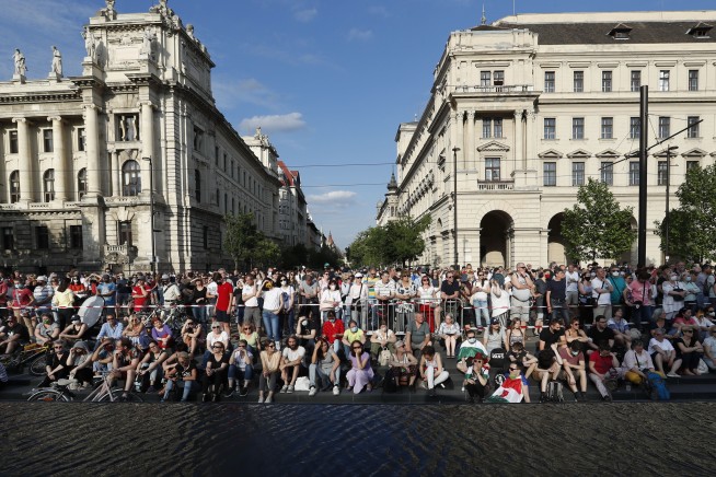 Hungary: Plan to build Chinese university branch protested