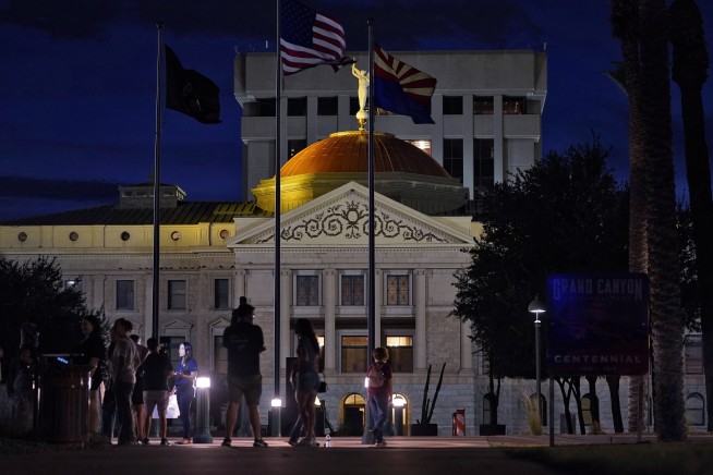 Appeals court ruling allows Arizona abortions to restart