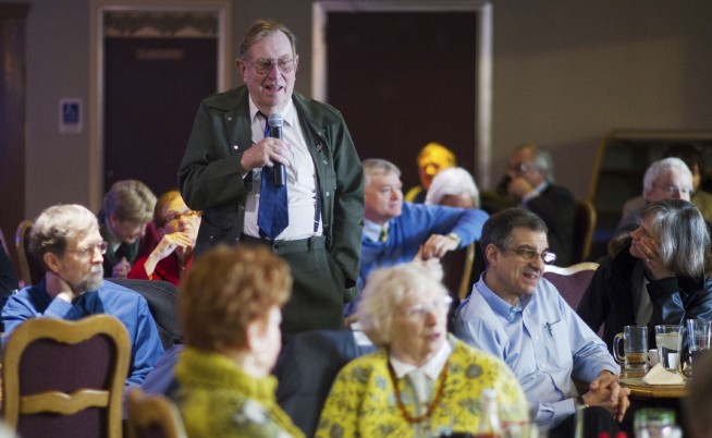 Alaska heads toward showdown over residents' oil checks