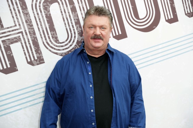Country singer Joe Diffie dies of coronavirus complications