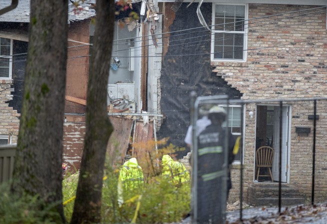 2 killed when small plane crashes into Atlanta-area townhome
