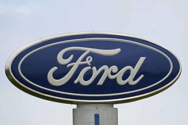 Ford recalls 737K vehicles to fix oil leaks, trailer brakes