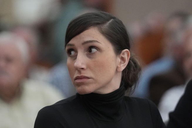 Attorneys stop representing a Utah mom and children's grief author accused of killing her husband