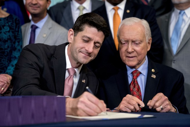 Utah's Hatch to retire, opening door to possible Romney run