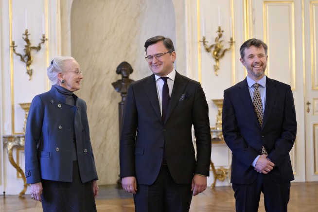 Biden says Russian invasion in Feb. 'distinct possibility'