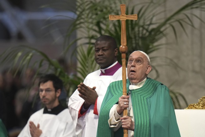 Pope Francis calls for investigation to determine if Israel's attacks in Gaza constitute 'genocide'