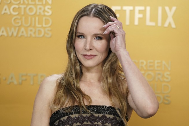 'Conclave' triumphs at SAG Awards and Timothée Chalamet wins best actor, upending Oscar predictions