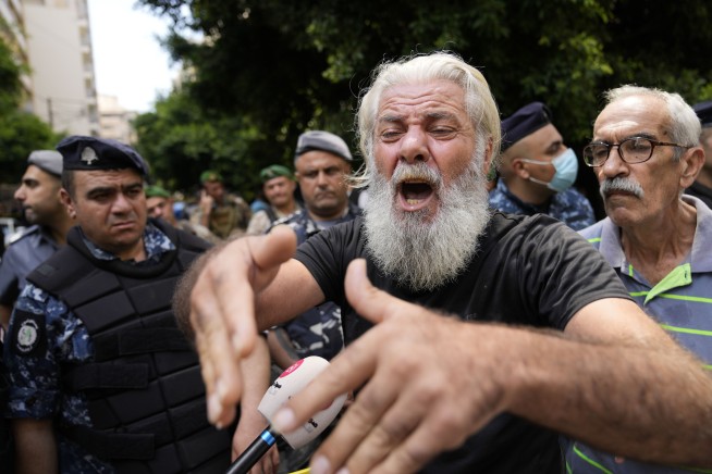 Hostage standoff at Beirut bank ends with gunman's arrest