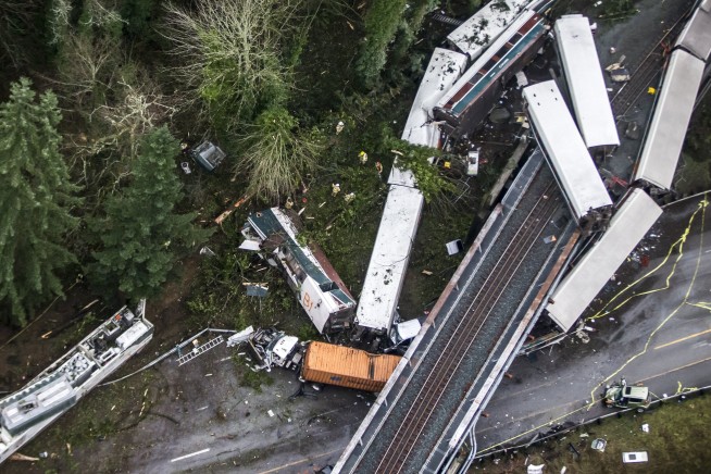 Train speeding 50 mph over limit before deadly derailment