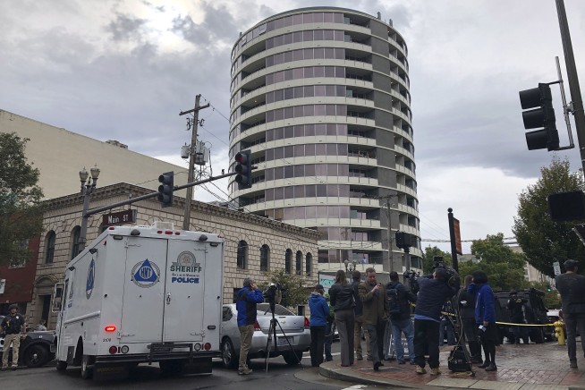 1 killed in shooting at Washington state apartment building