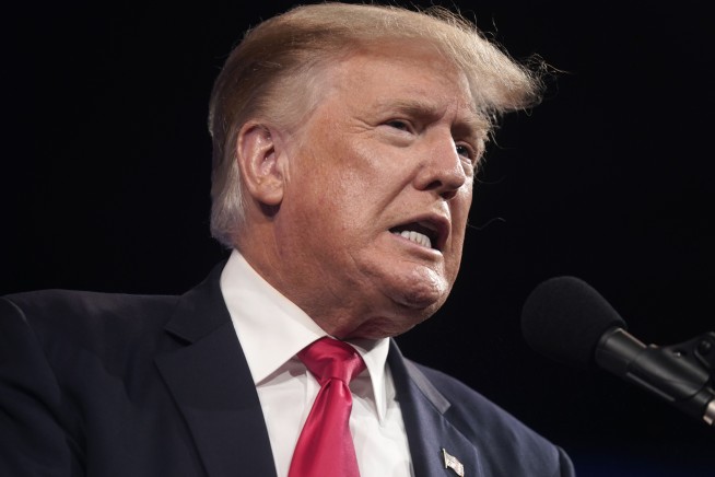 Justice says IRS must give Trump tax returns to Congress