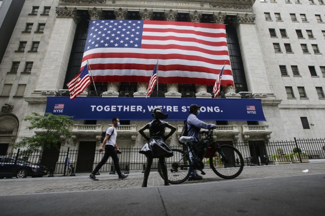 Stocks rally worldwide, S&P 500 back to within 3% of record