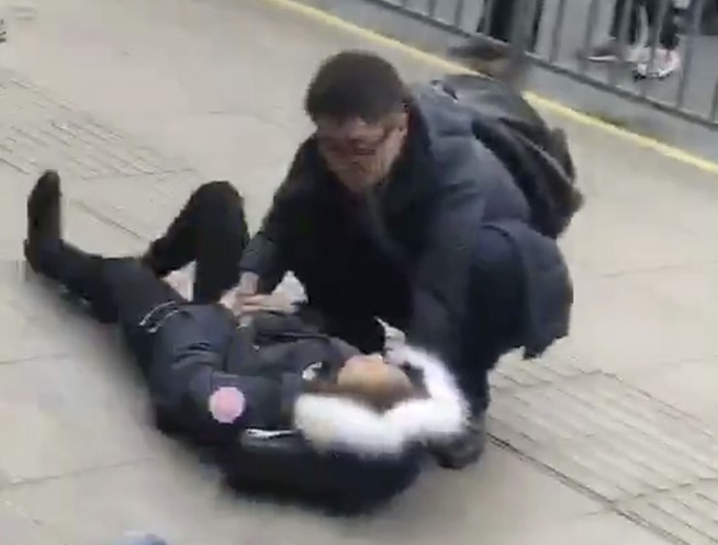 Van carrying gas canisters injures 18 in Shanghai crash