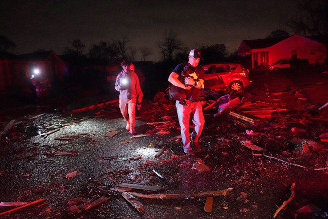 Tornado rips through New Orleans and its suburbs, killing 1