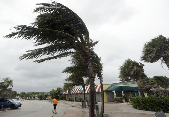 Matthew hammers Florida, begins dayslong beating of coast