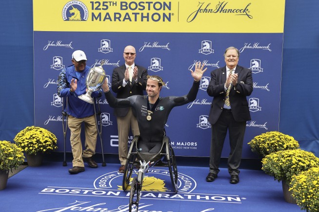 Boston Marathon men's wheelchair champ has costly wrong turn
