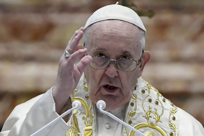 In Easter speech, pope calls wars in pandemic 'scandalous'