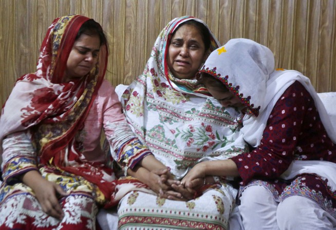 Turbulence, warnings before Pakistan plane crash killed 97