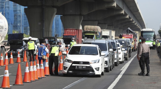 Asia Today: Duterte threatens martial law; more ship cases