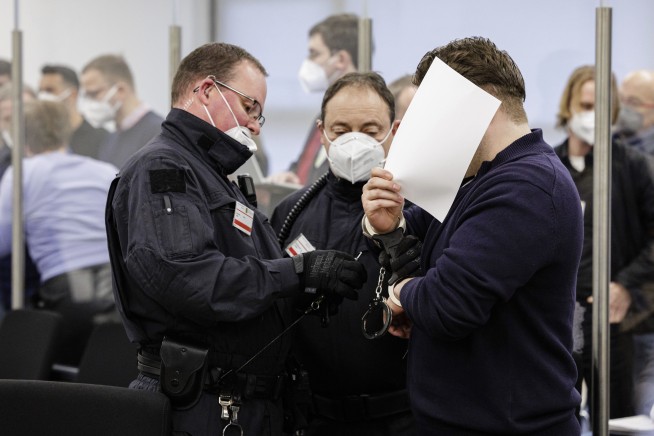 6 men on trial over spectacular Dresden museum jewelry heist