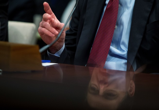 Apple asks judge to vacate order on locked iPhone