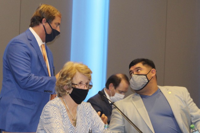 Proposed effort could revive Mississippi's rebel-themed flag