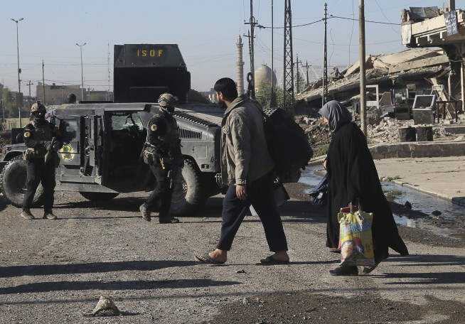Iraqi forces push on against IS in eastern Mosul