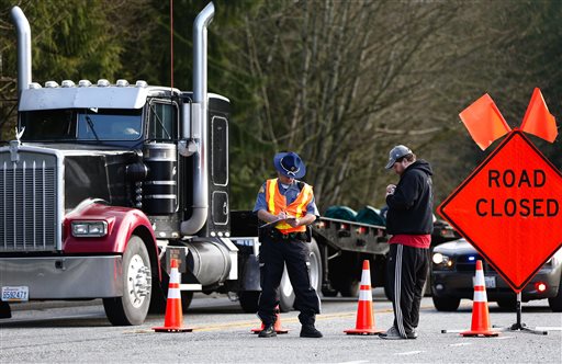 No 'signs of life' after huge Washington landslide