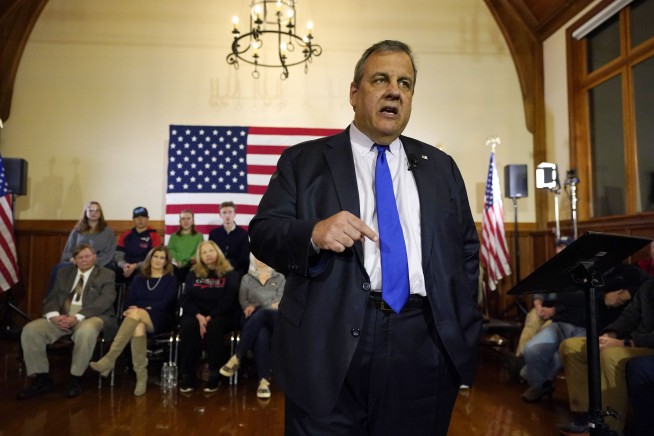 Chris Christie ends his Republican presidential bid, criticizing his rivals on his way out