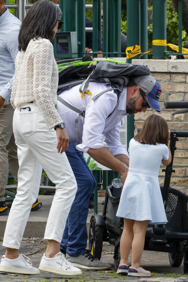 Vatican notes 'exchange of opinions' over migrants, prisoners in meeting with Vance