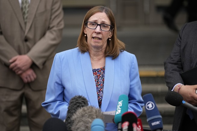 US reporter held by Russia on spying charges denied release