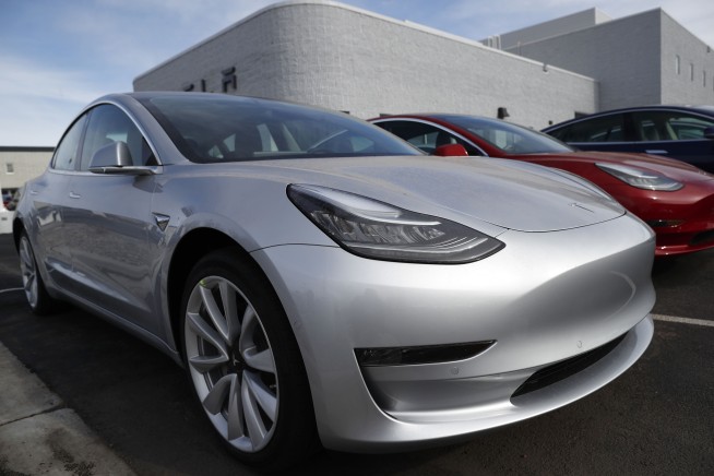 Consumer Reports raises concerns over Tesla Model 3 braking