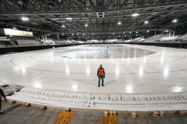 Canadian ice master makes Olympic history with the Games' 1st indoor temporary speedskating rink