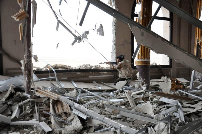 Syrian forces battle IS inside Palmyra