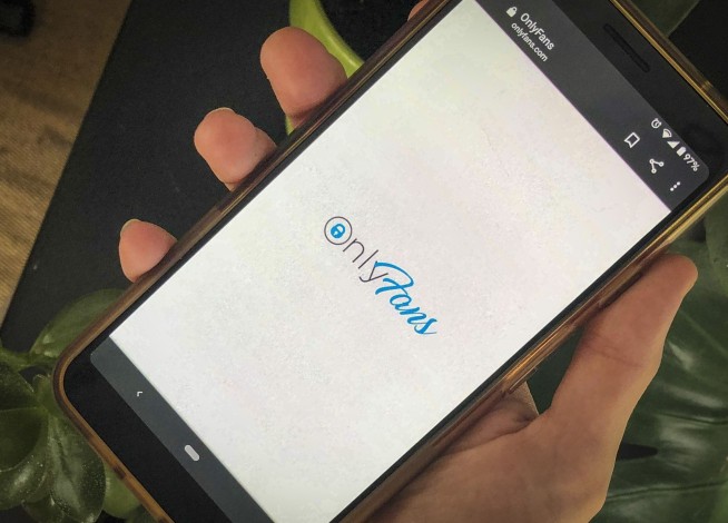 OnlyFans planned porn ban suspended after user outcry