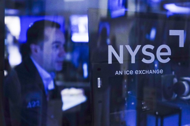 Gains mostly fade for stocks, leaving Wall Street mixed