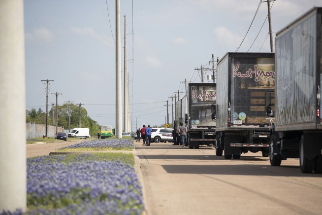 1 dead, 5 injured in wake of Texas cabinet plant shooting