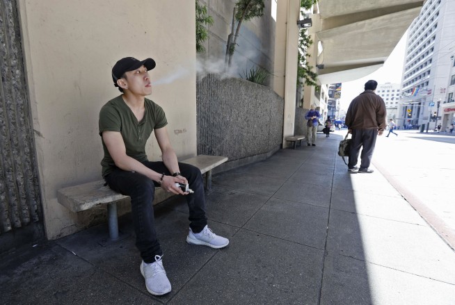 San Francisco bans smoking inside apartments; pot smoking OK