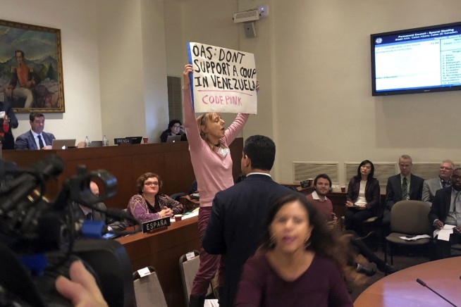 Venezuela crisis: Familiar geopolitical sides take shape