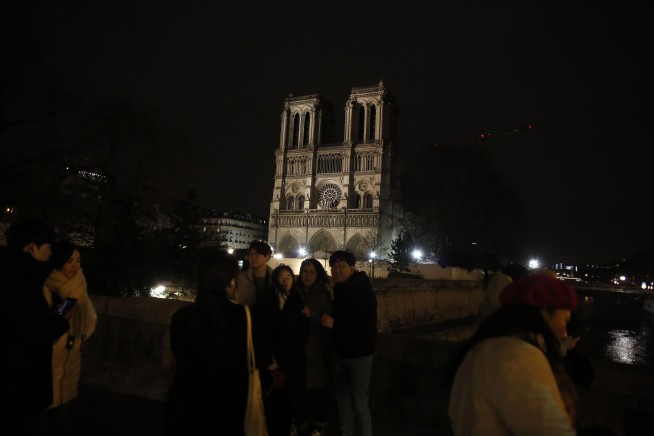 Notre Dame rector: Fragile cathedral might not be saved
