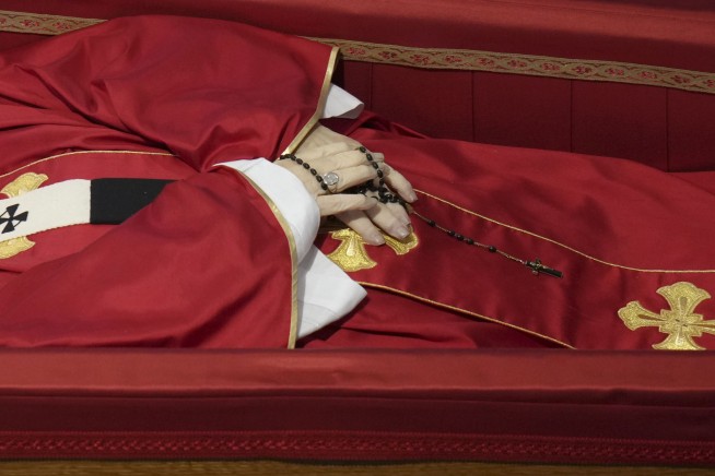 Pope Francis' doctor says pontiff died 'without suffering, at home'