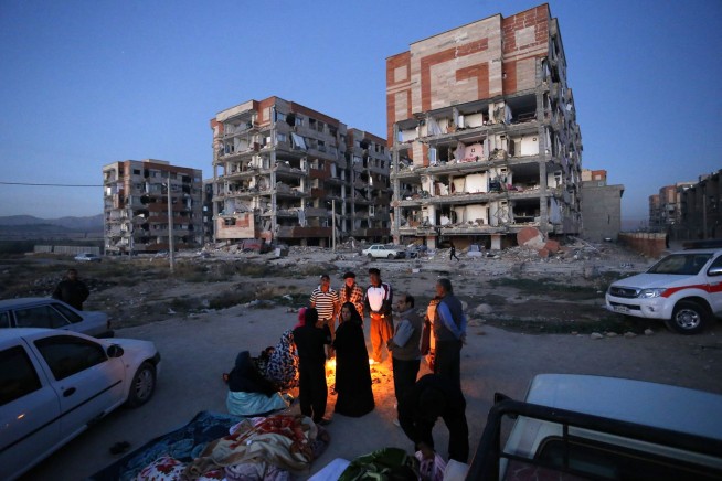 Powerful earthquake on Iran-Iraq border kills over 330