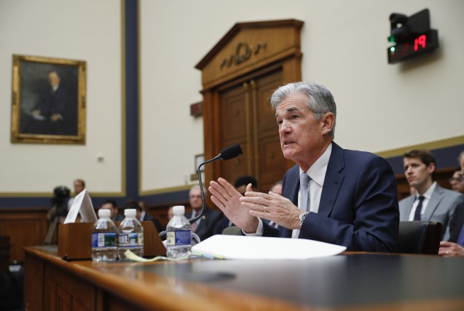 Fed foresees no rate hikes amid unusually low inflation