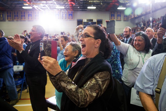 In Alaska, Obama becomes 1st president to enter the Arctic