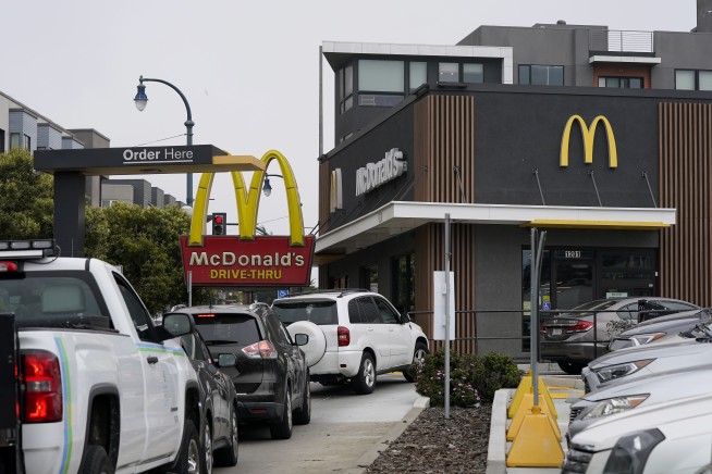 California governor signs landmark law for fast food workers